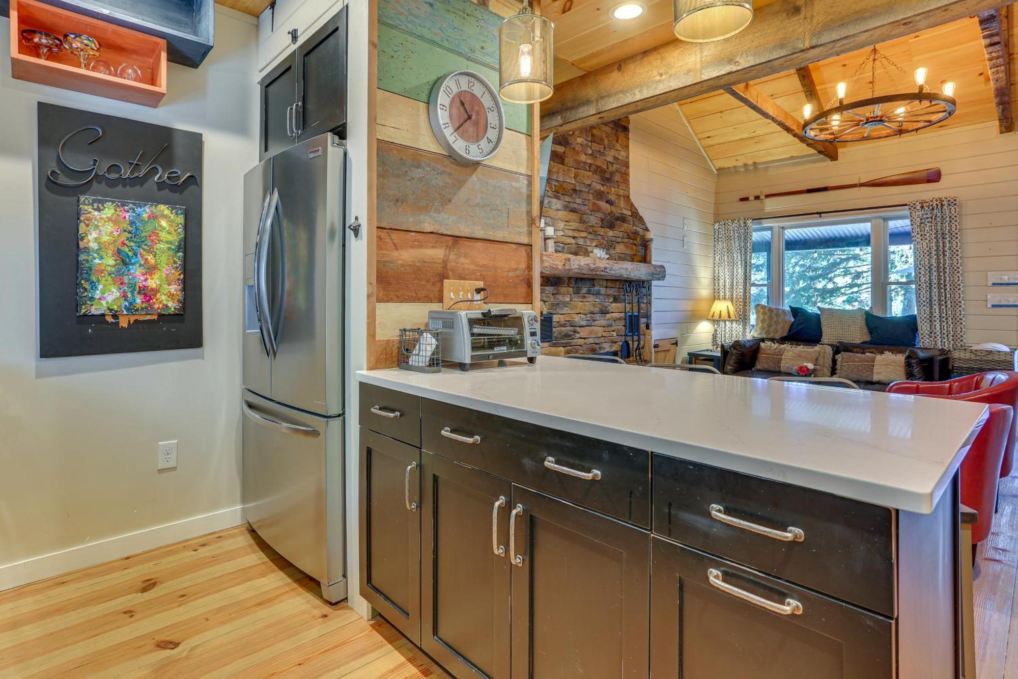 Lakefront Gem With Hot Tub And Boat Dock In Greentown